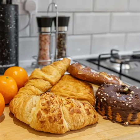 Cosy Stylish 5-bed 3-bath, With Free Wi-fi, Garden And Parking Manchester