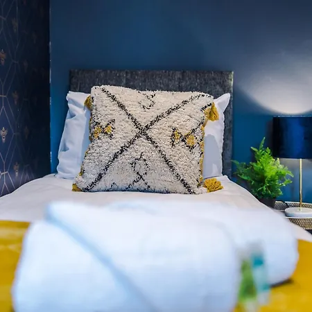 Сasa de vacaciones Stunning 5bed 3bath House, Parking, *