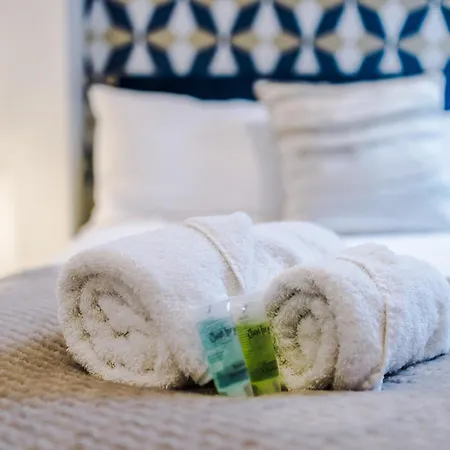 Nyaraló Stunning 5bed 3bath House, Parking, Manchester