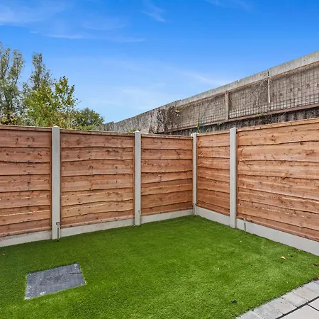 別荘 Cosy Stylish 5-bed 3-bath, With Free Wi-fi, Garden And Parking *