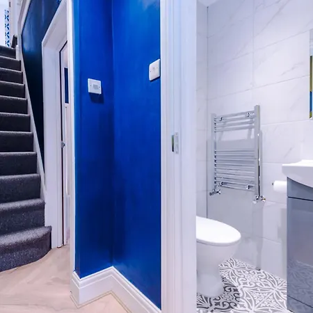 Stunning 5bed 3bath House, Parking, Manchester