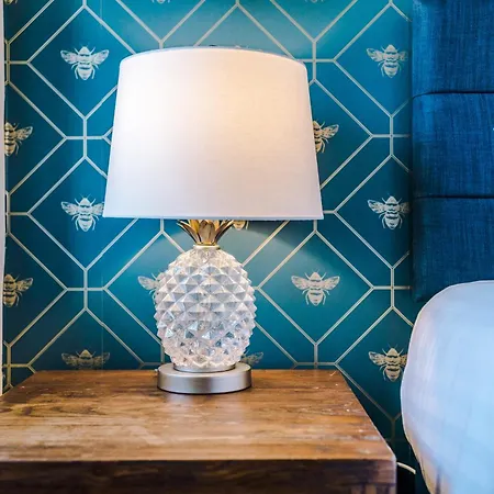 Spacious 4br With 3 Baths, *