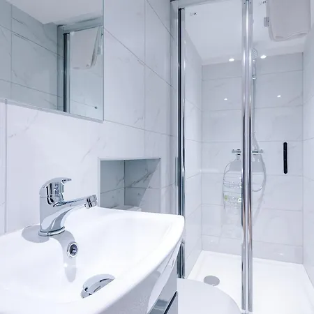 Stunning 5bed 3bath House, Parking, * Manchester