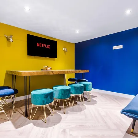 Stunning 5bed 3bath House, Parking, Сasa de vacaciones Mánchester