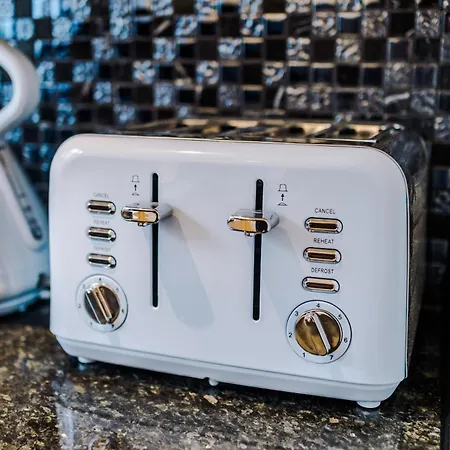 Сasa de vacaciones Stunning 5bed 3bath House, Parking, *