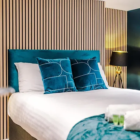 Stunning 5bed 3bath House, Parking, *