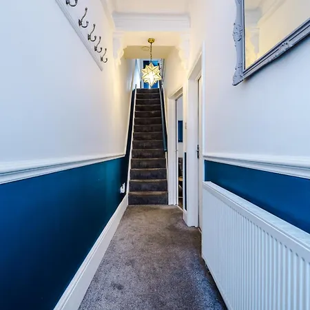 Spacious 4br With 3 Baths,