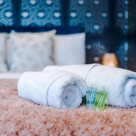 Nyaraló Stunning 5bed 3bath House, Parking, *