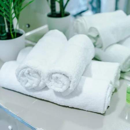 Spacious 4br With 3 Baths, מנצ'סטר