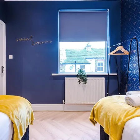 Stunning 5bed 3bath House, Parking, Mánchester