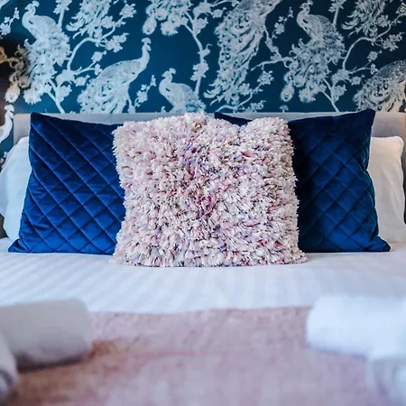 Spacious 4br With 3 Baths,