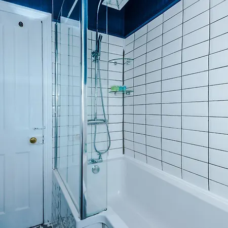 בית נופש Spacious 4br With 3 Baths, *