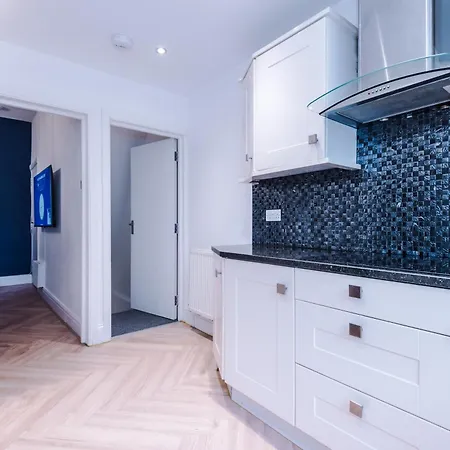 Stunning 5bed 3bath House, Parking, * Mánchester