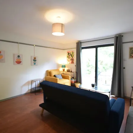 Stylish 1br Retreat With Garden And Rustic Kitchen 펜션 맨체스터