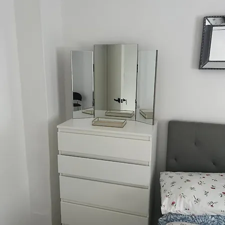 The Cosy Haven - 2 Bedroom House Гостевой дом 3*