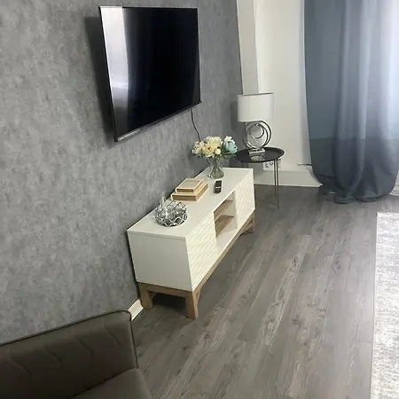 The Cosy Haven - 2 Bedroom House Гостевой дом Манчестер