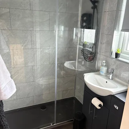 The Meadows - Flat 2 Apartment