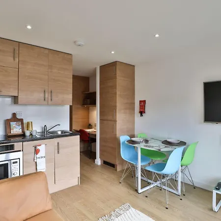Apartman For Students Only - Tatton House In