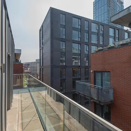 Stylish Two Bedroom With Balcony * Manchester