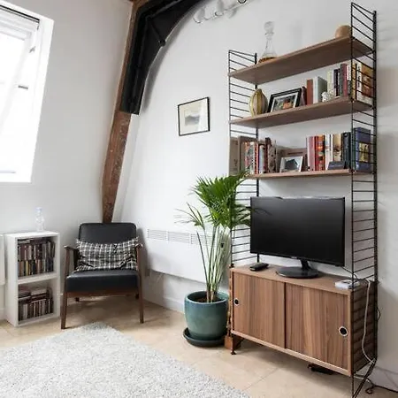 1 Bed Centre Flat Princess Street Lägenhet *