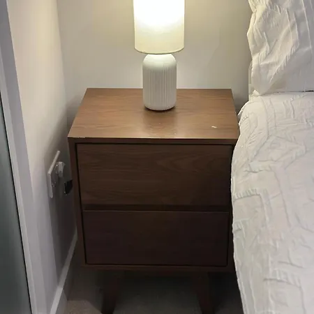 Apartman Modern Retreat With Gym Access In Salford, Manchester