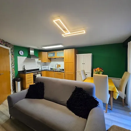 2 Bedroom Centre * Manchester