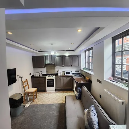 Apartman Charming Duplex Free Wifi Old Trafford *
