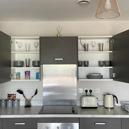 Appartement - Sleeps 4 Pets Allowed & Parking *