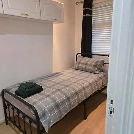 アパート Stylish To Rent 100m From The Etihad And Coop Live *