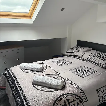 The Meadows - Flat 2 *