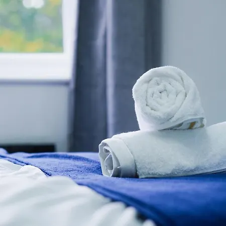 Spacious 2br Near Centre - Sleeps 6 - Parking דירה *