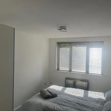 2 Bed - Sleeps 4 - Free Parking Διαμέρισμα Μάντσεστερ