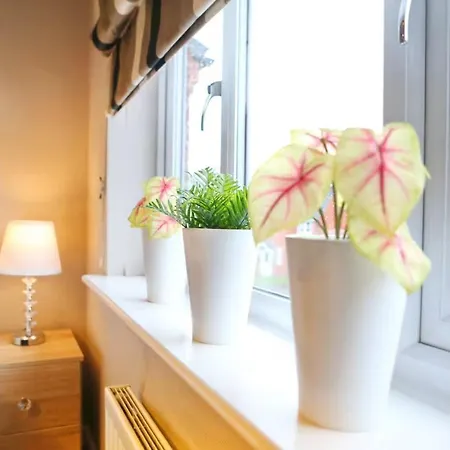 شقة Modern 2 Bed House Close To