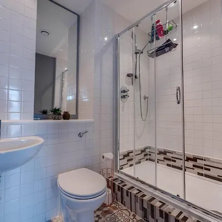 Luxury Centre By Superhost Апартаменты