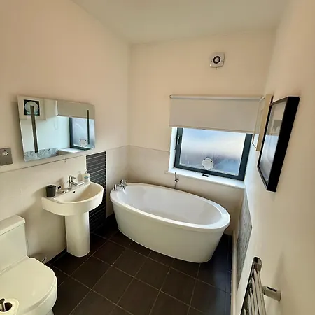 Bloom - Centre - Gated Parking *