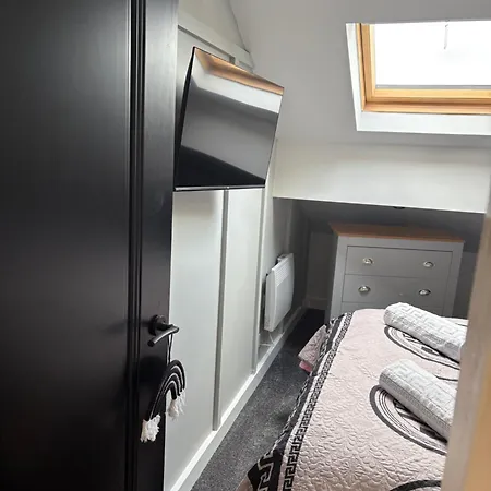 The Meadows - Flat 2 * Manchester