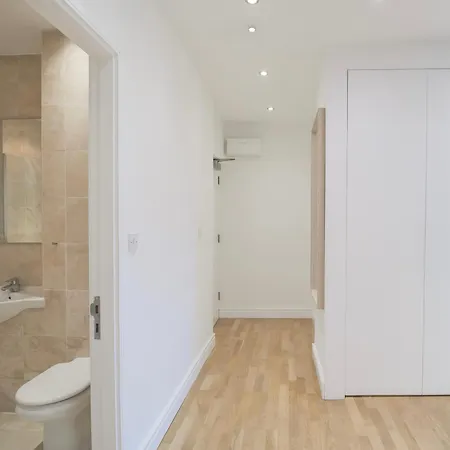 Lejlighed Large Centre Stylish And Spacious *