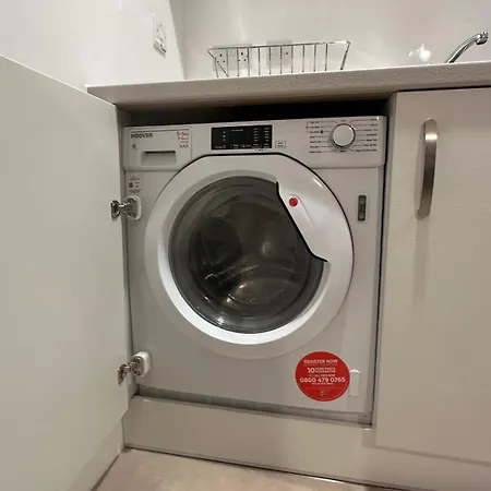 Apartman Modern Retreat With Gym Access In Salford, *