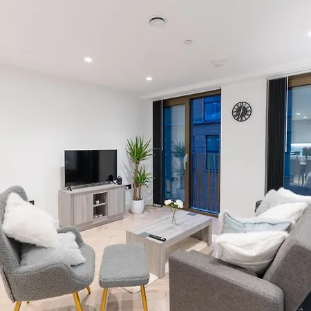 One Bed Flat 7 Mins Walk To Piccadilly Apartment *