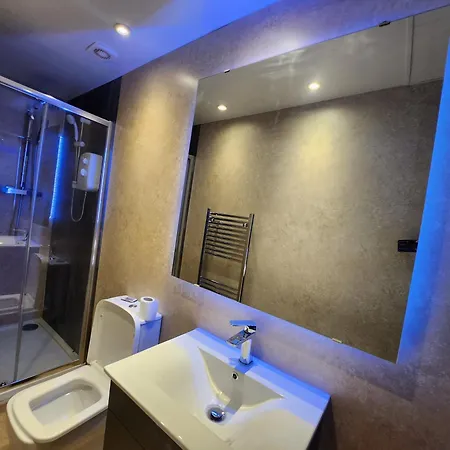 Charming Ground Floor Tudor Free Wifi Appartement Manchester