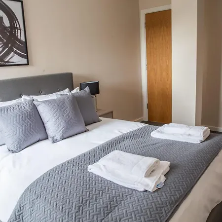 Bright 2 Bed With Juliette Balcony