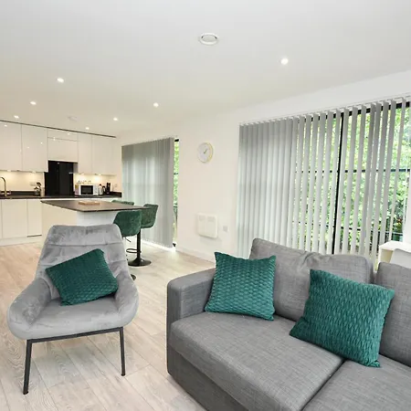 Modern 3br & 2ba With Free Parking, M4 アパート マンチェスター