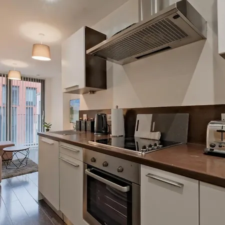 Modern 2 Bed With Balcony By Arndale Μάντσεστερ