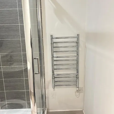 With - Terrace - Gym- Free Parking- Next To Man Stadium & Centre *