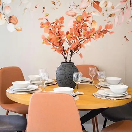 2 Bed Flat With Stunning Views By Superhost Apartman *