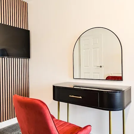 1 Bed Near Coop Live Etihad Stadium Апартаменты *