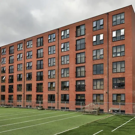 For Students Only - Tatton House In Apartman *