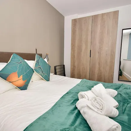 Modern 3bed Flat In W Security