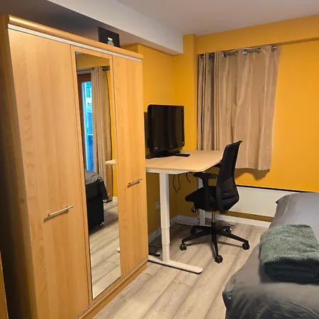 2 Bedroom Centre * Manchester