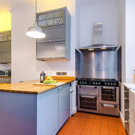 Smedley House Apartment